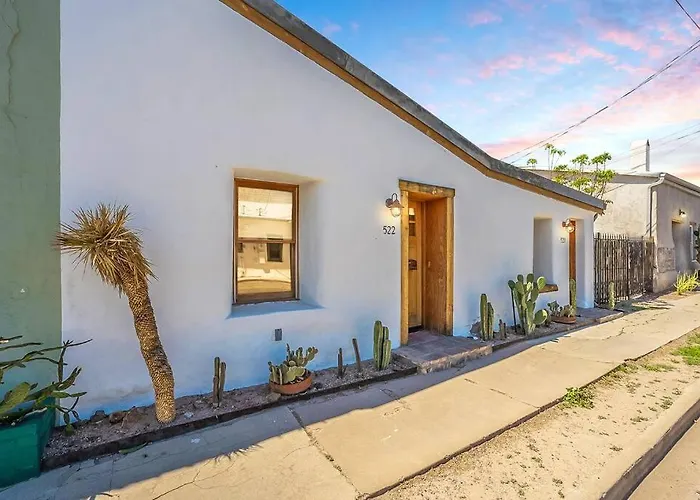 Apartment Barrio Retreat - Historic 1900 Adobe Downtown