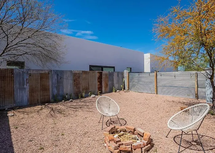 Apartment Barrio Retreat - Historic 1900 Adobe Downtown